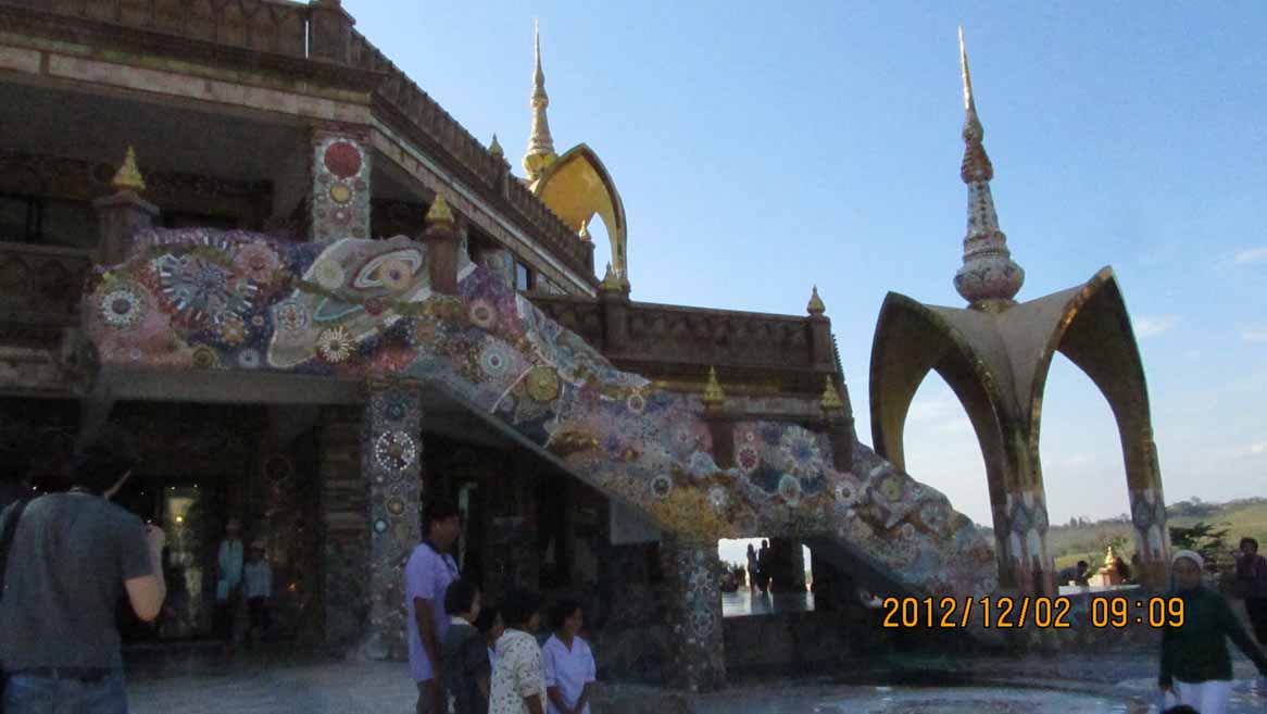 Phrathard_Phakaew 08.JPG 73.1K